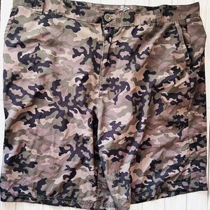HanTon amphibian men’s shorts Olive Camo Size 40 dry Fit Excellent With FLAW